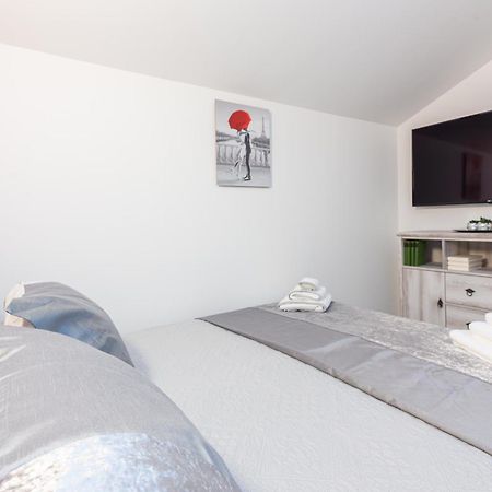 Apartments Cro Adria Stay เมดูลิน ภายนอก รูปภาพ