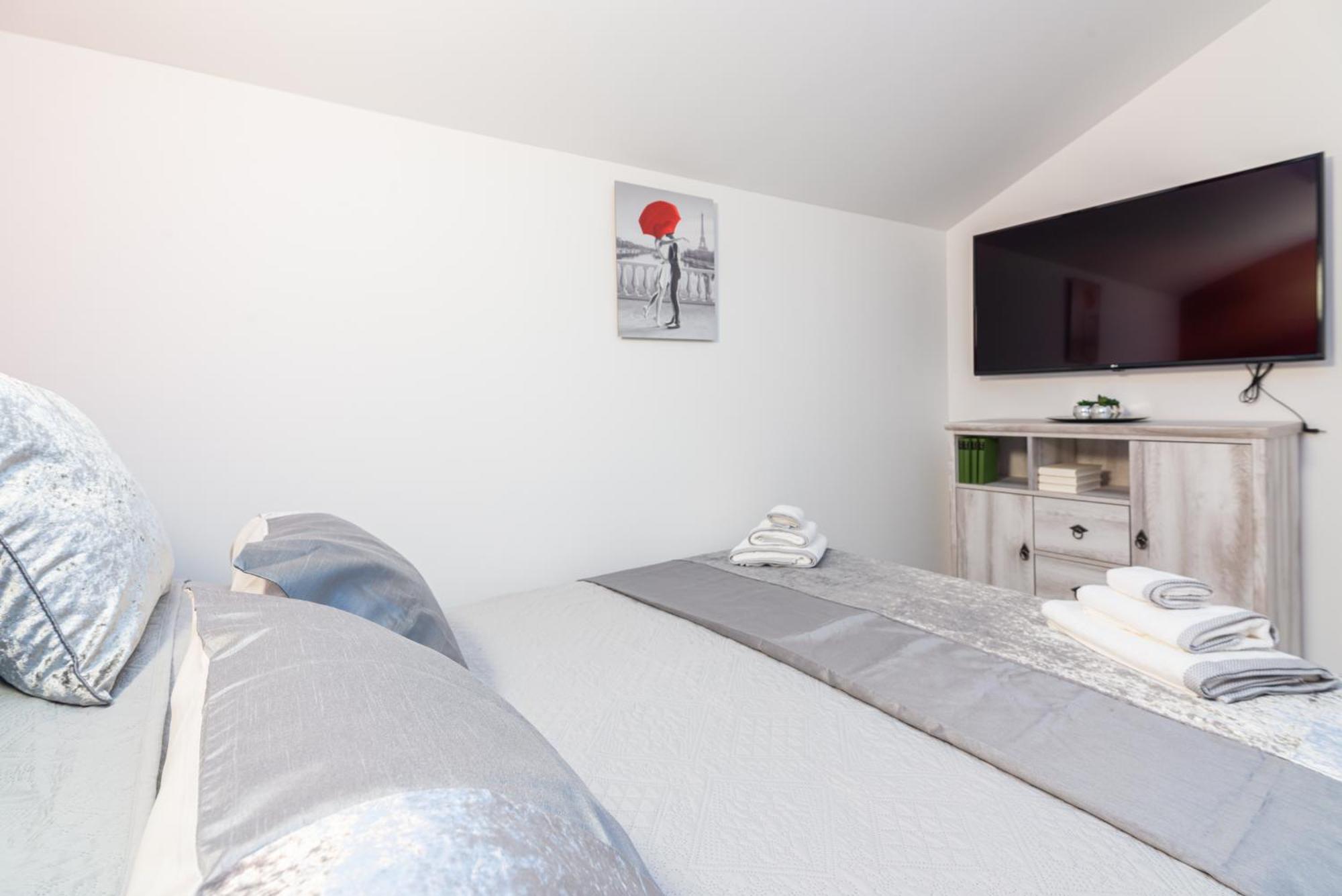 Apartments Cro Adria Stay เมดูลิน ภายนอก รูปภาพ